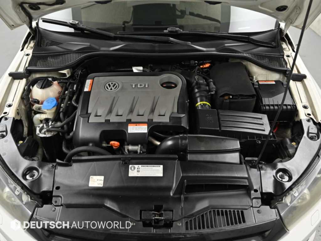 Volkswagen Scirocco — photo 06
