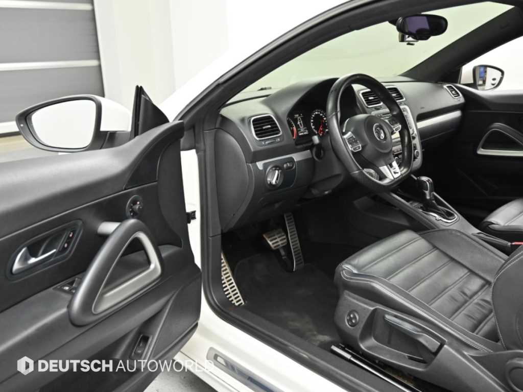Volkswagen Scirocco — photo 11