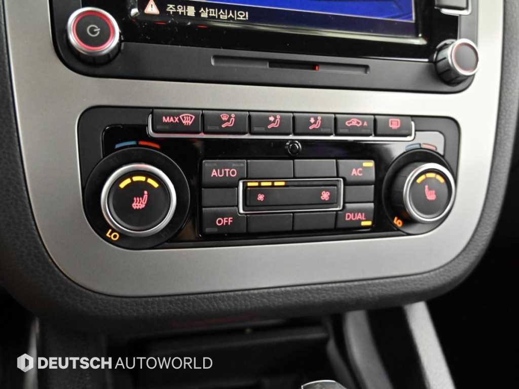 Volkswagen Scirocco — photo 17