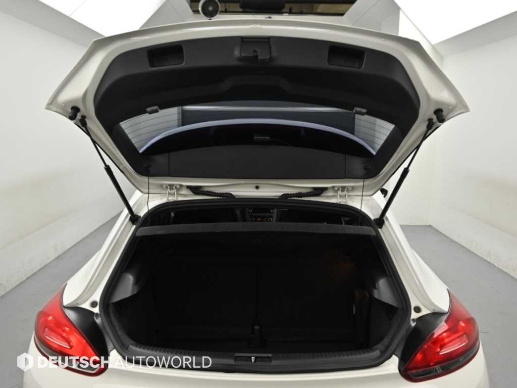 Volkswagen Scirocco — photo 19