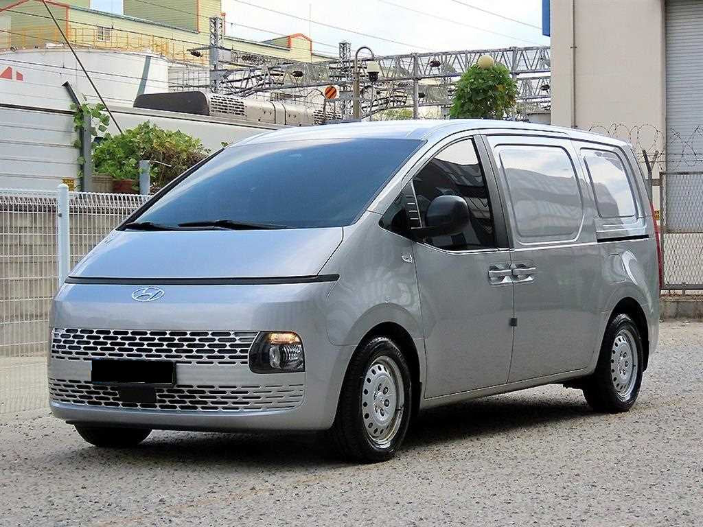 Hyundai Staria — photo 02
