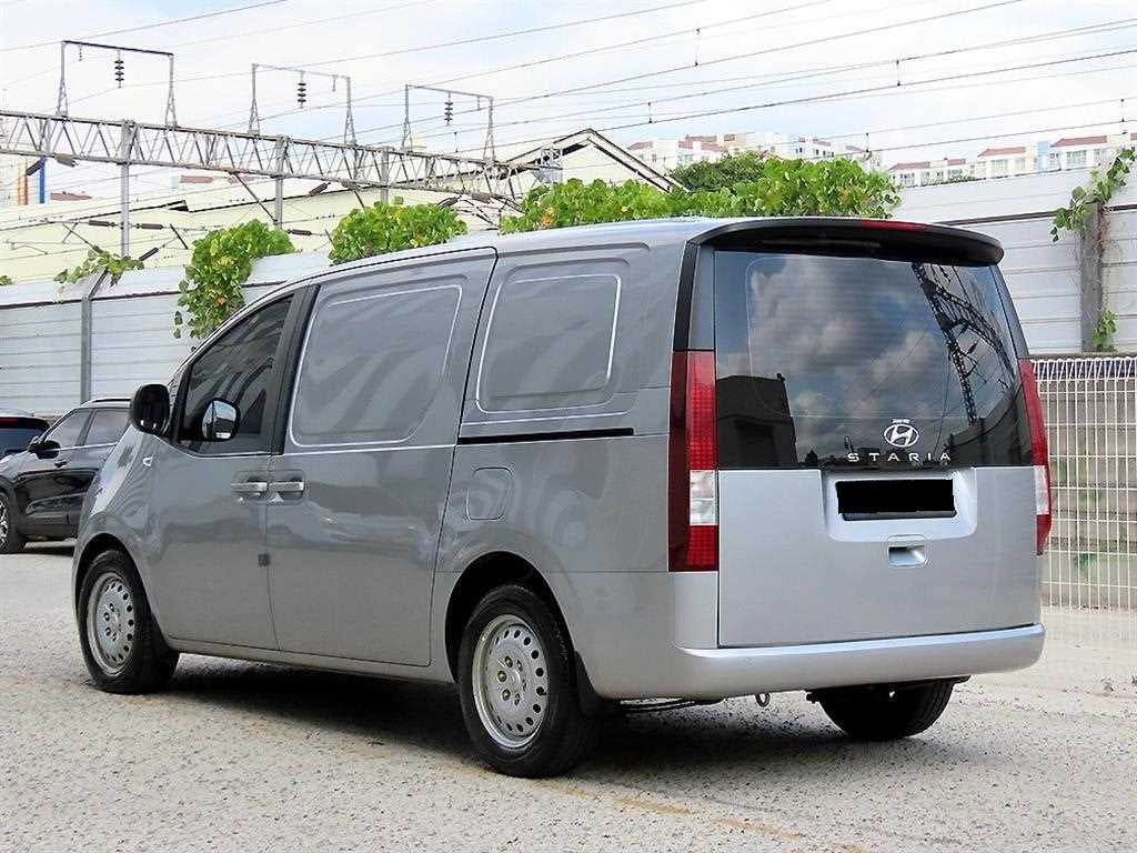 Hyundai Staria — photo 03