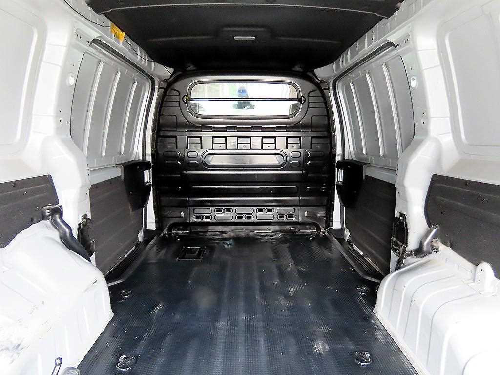 Hyundai Staria — photo 15
