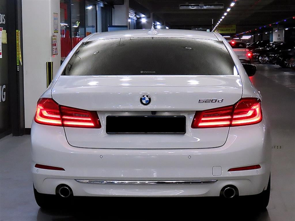 BMW 5-Series — photo 05