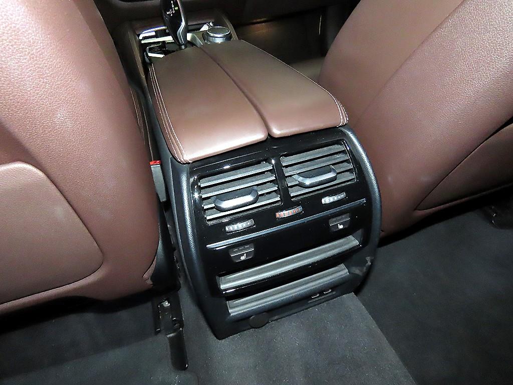 BMW 5-Series — photo 15