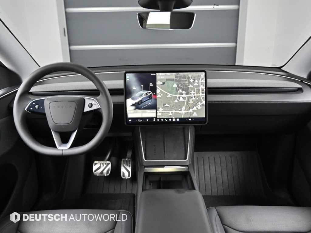 Tesla Model Y — photo 07