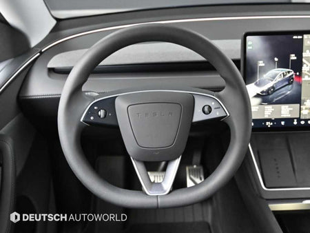 Tesla Model Y — photo 12