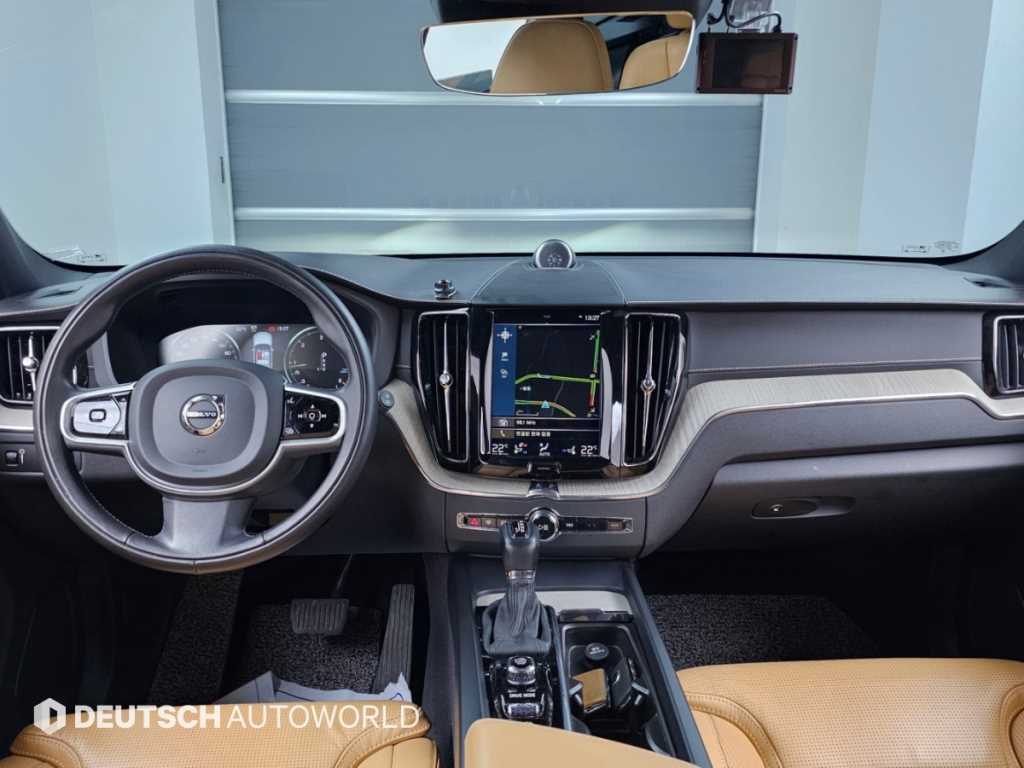 Volvo XC60 — photo 07