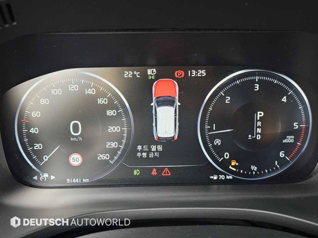 Volvo XC60 — photo 08