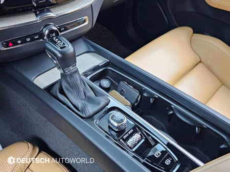 Volvo XC60 — photo 09