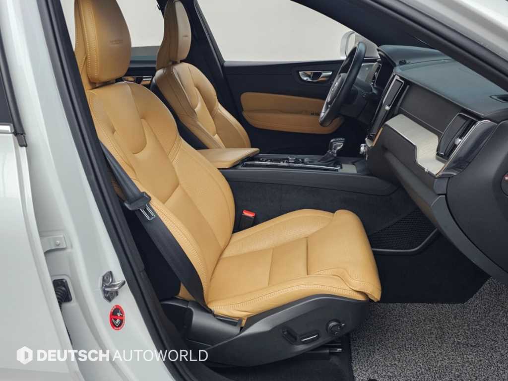Volvo XC60 — photo 10