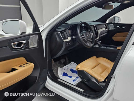 Volvo XC60 — photo 11