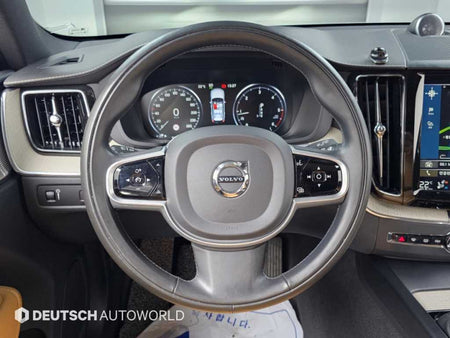 Volvo XC60 — photo 13
