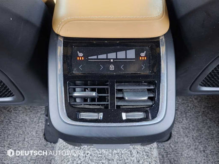 Volvo XC60 — photo 16
