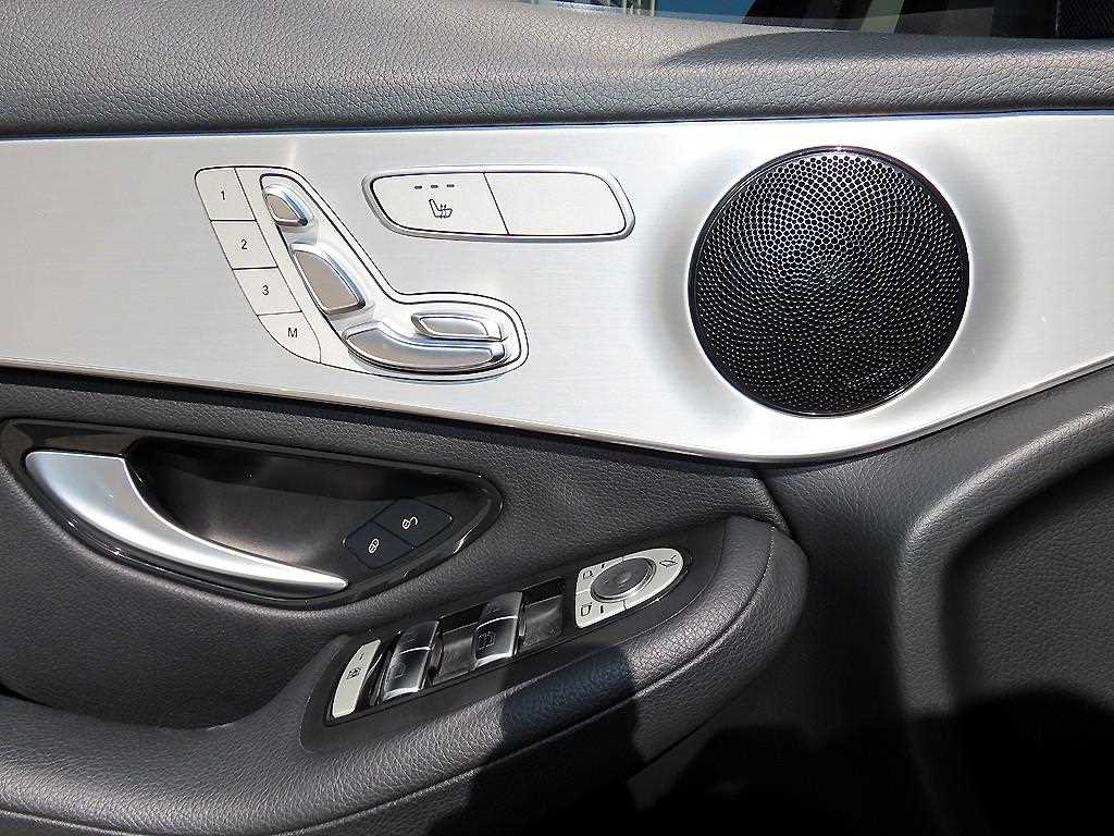 Mercedes-Benz GLC-Class — photo 11