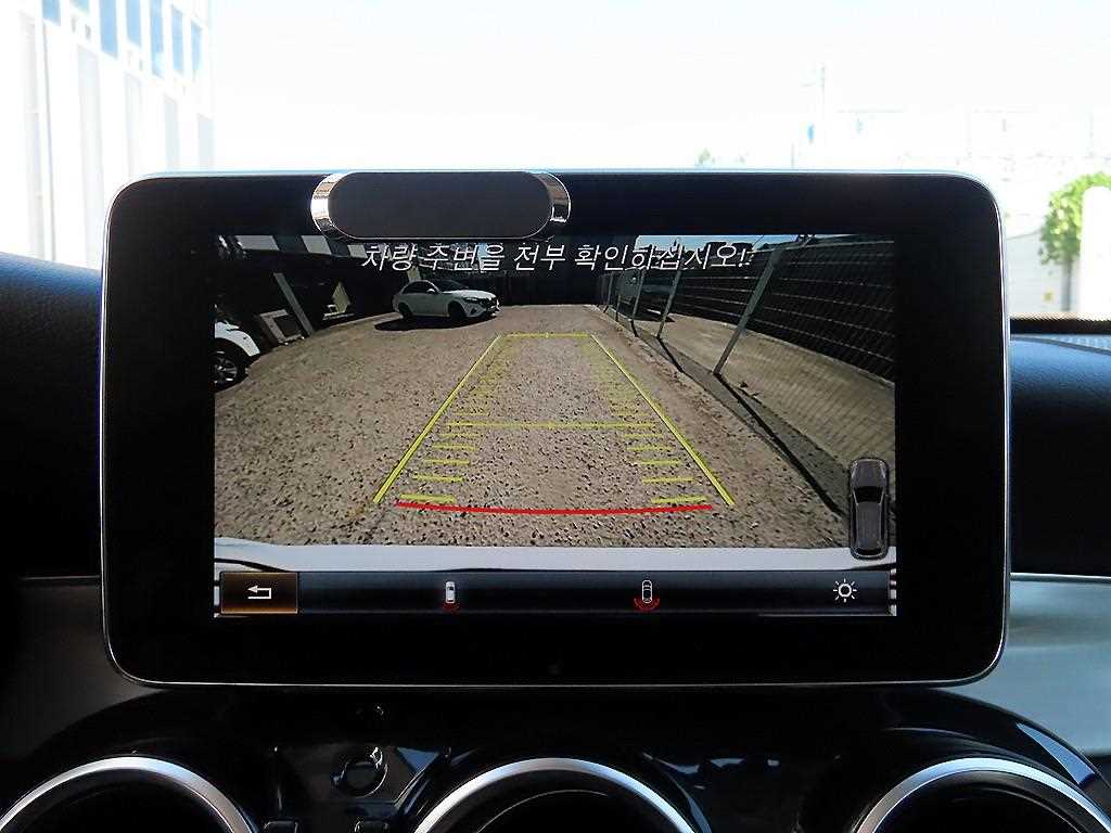 Mercedes-Benz GLC-Class — photo 14