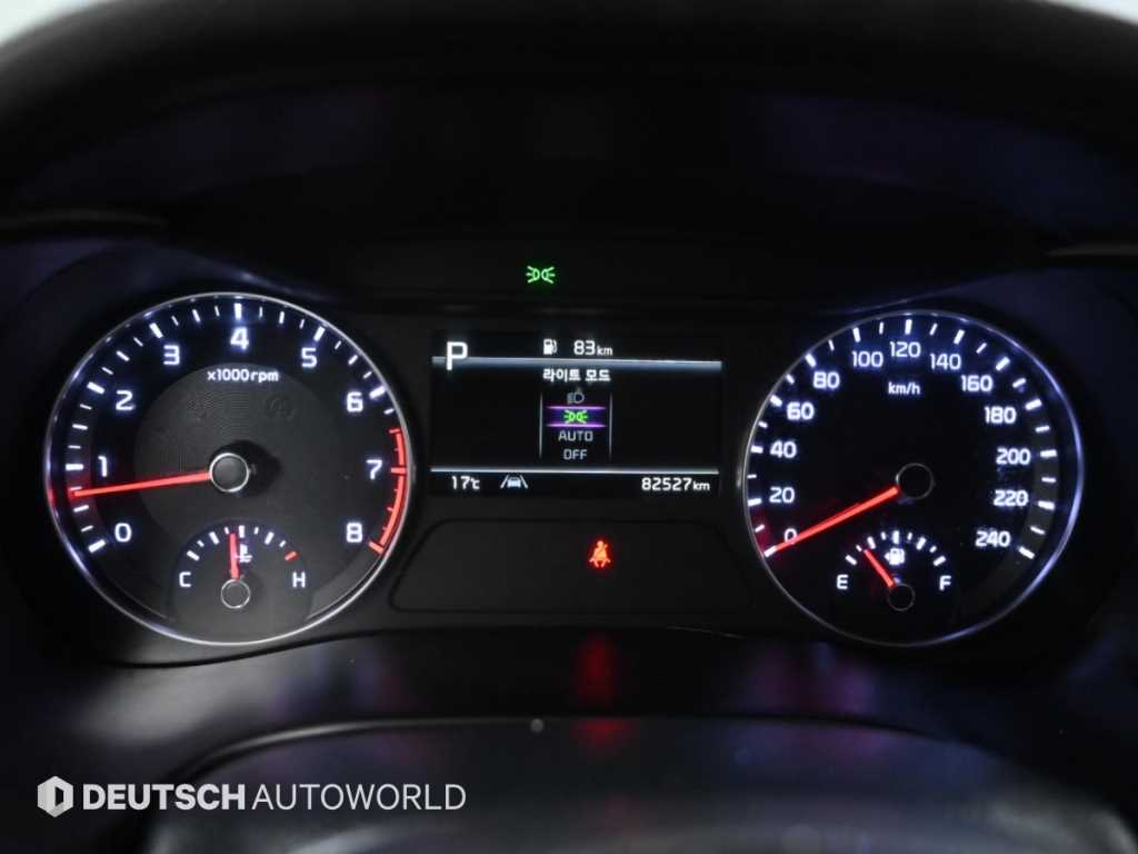 Kia K3 — photo 08