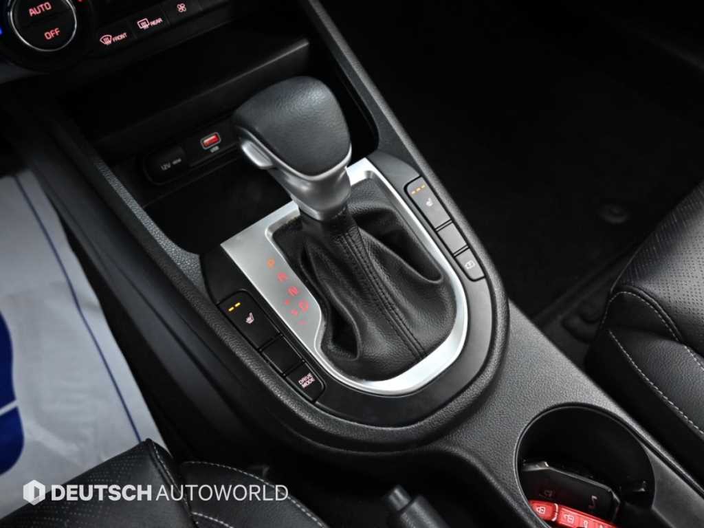 Kia K3 — photo 09