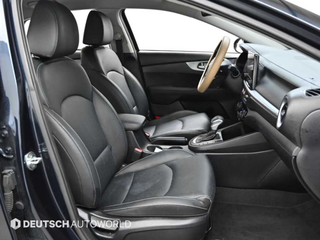 Kia K3 — photo 10