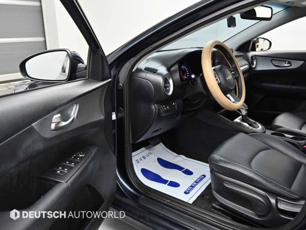 Kia K3 — photo 11