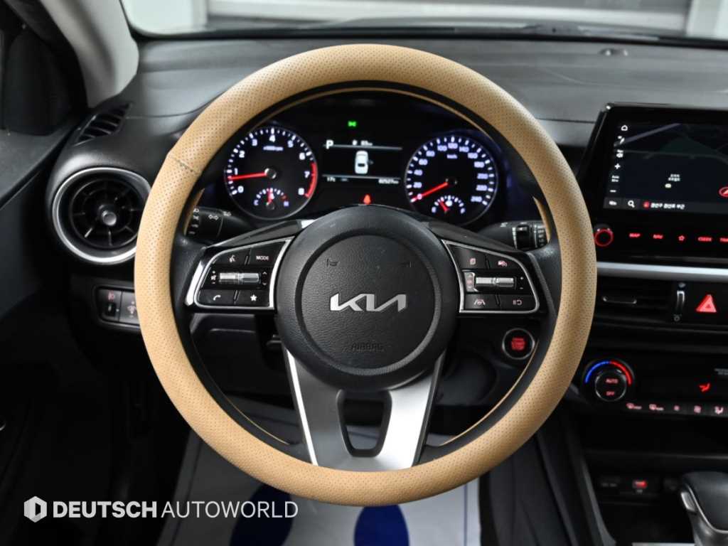 Kia K3 — photo 13