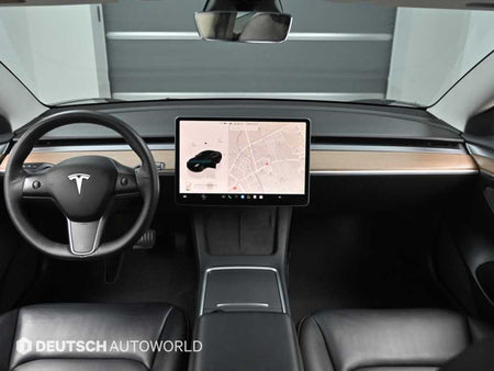 Tesla Model 3 — photo 07