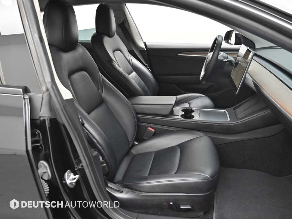 Tesla Model 3 — photo 10
