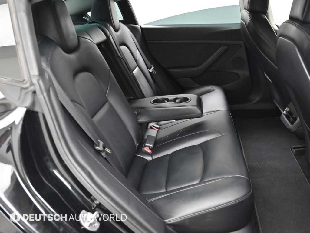 Tesla Model 3 — photo 12