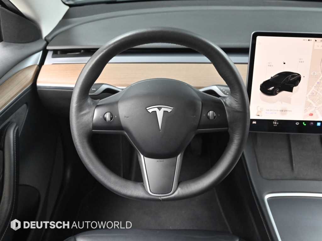 Tesla Model 3 — photo 13