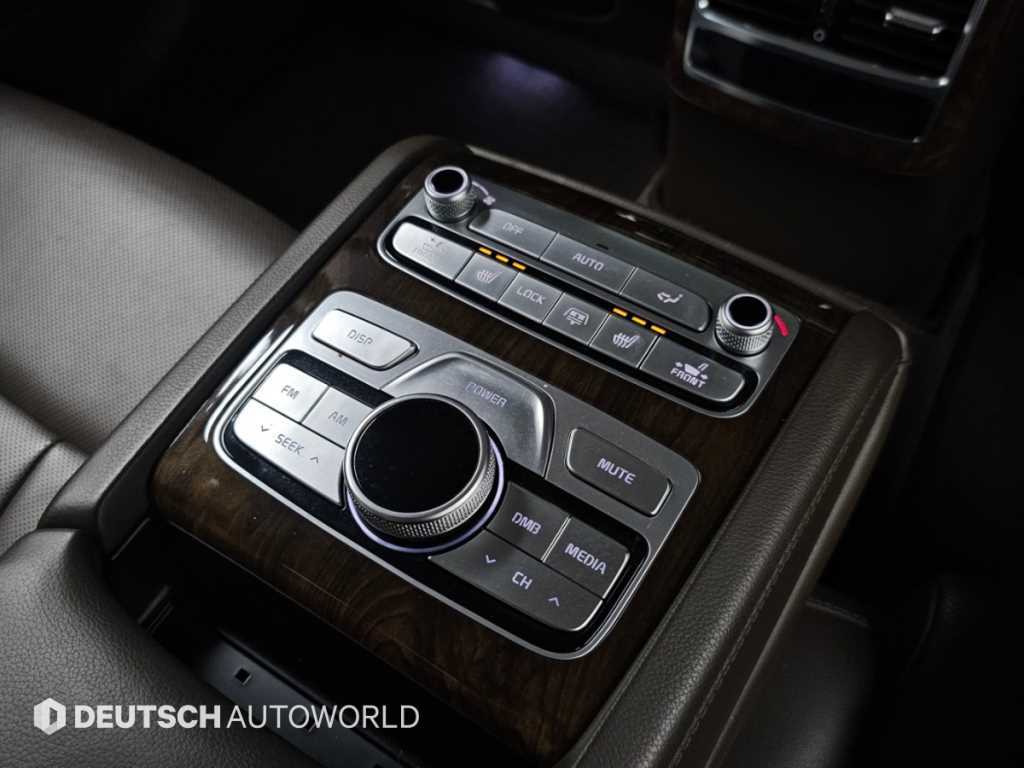 Kia K9 — photo 16