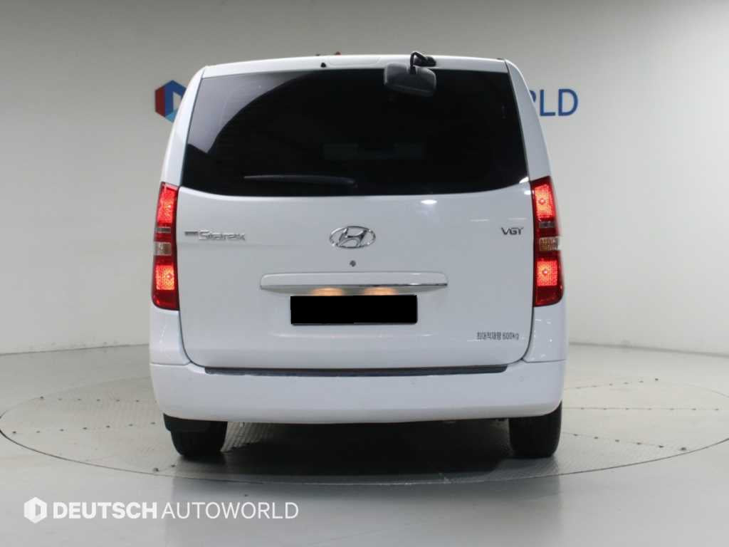 Hyundai Starex — photo 04