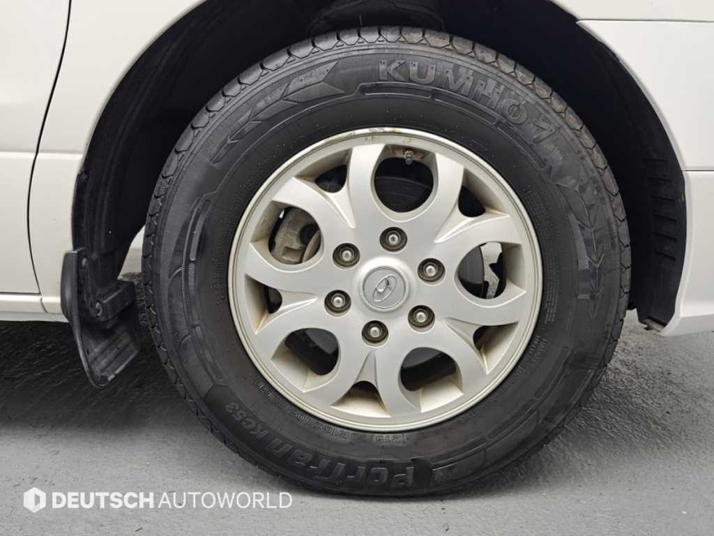 Hyundai Starex — photo 05