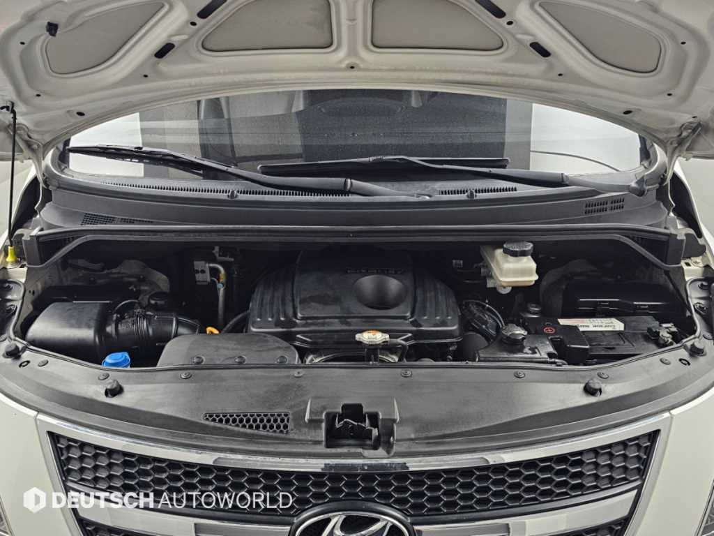Hyundai Starex — photo 06