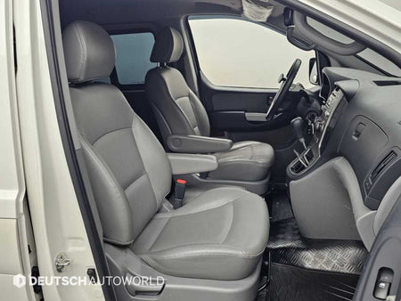 Hyundai Starex — photo 10