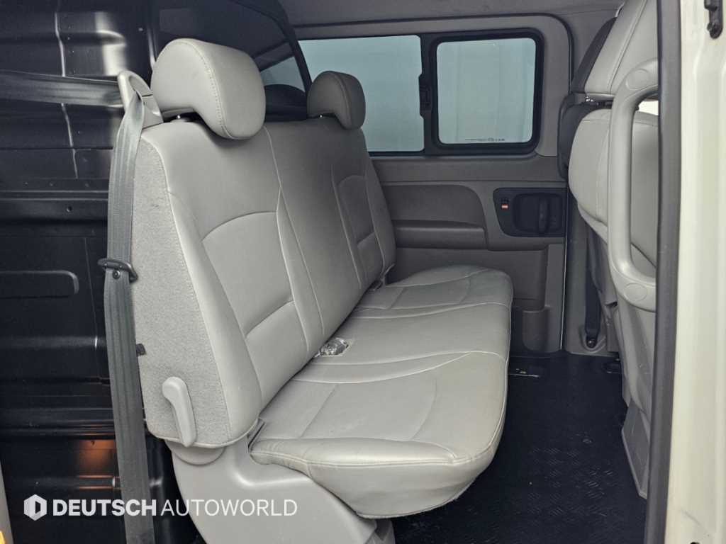 Hyundai Starex — photo 12