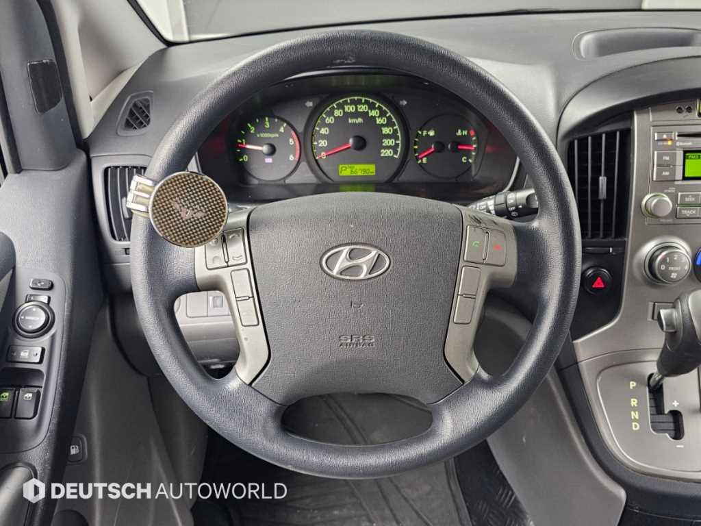 Hyundai Starex — photo 13