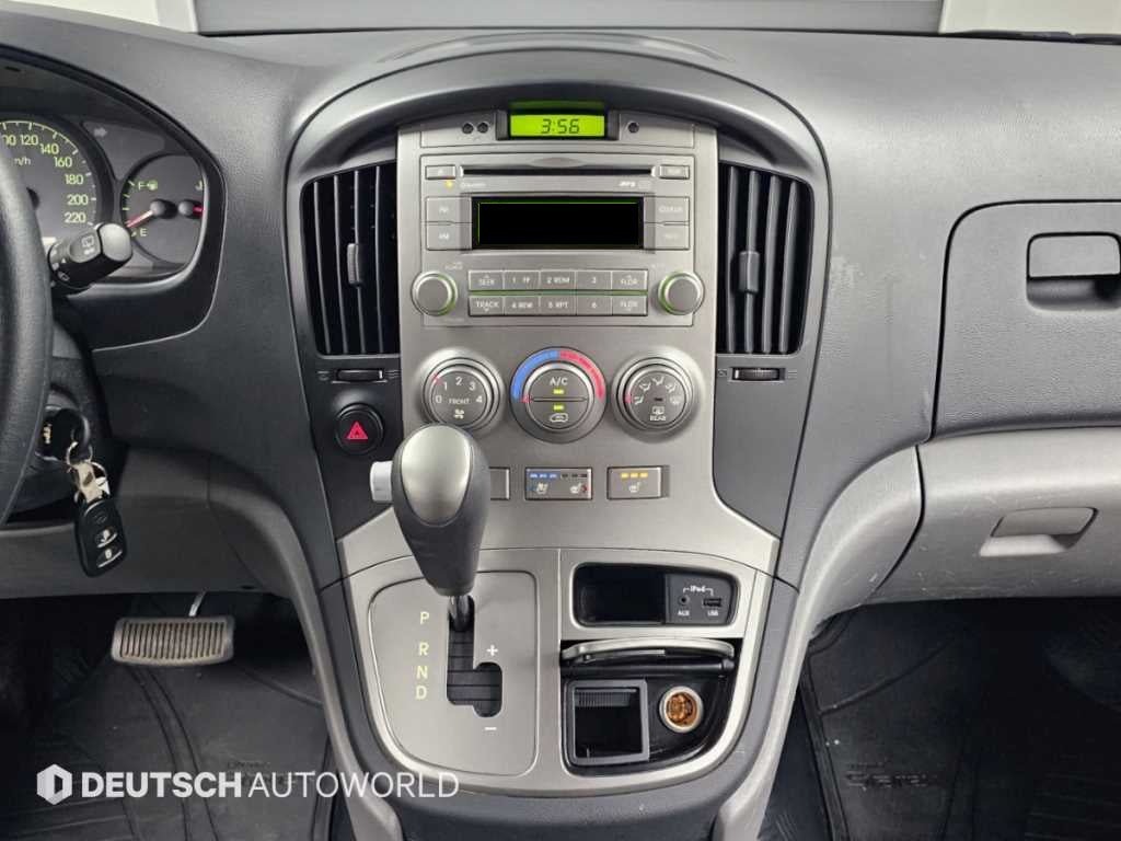 Hyundai Starex — photo 14