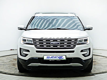 Ford Explorer — photo 01