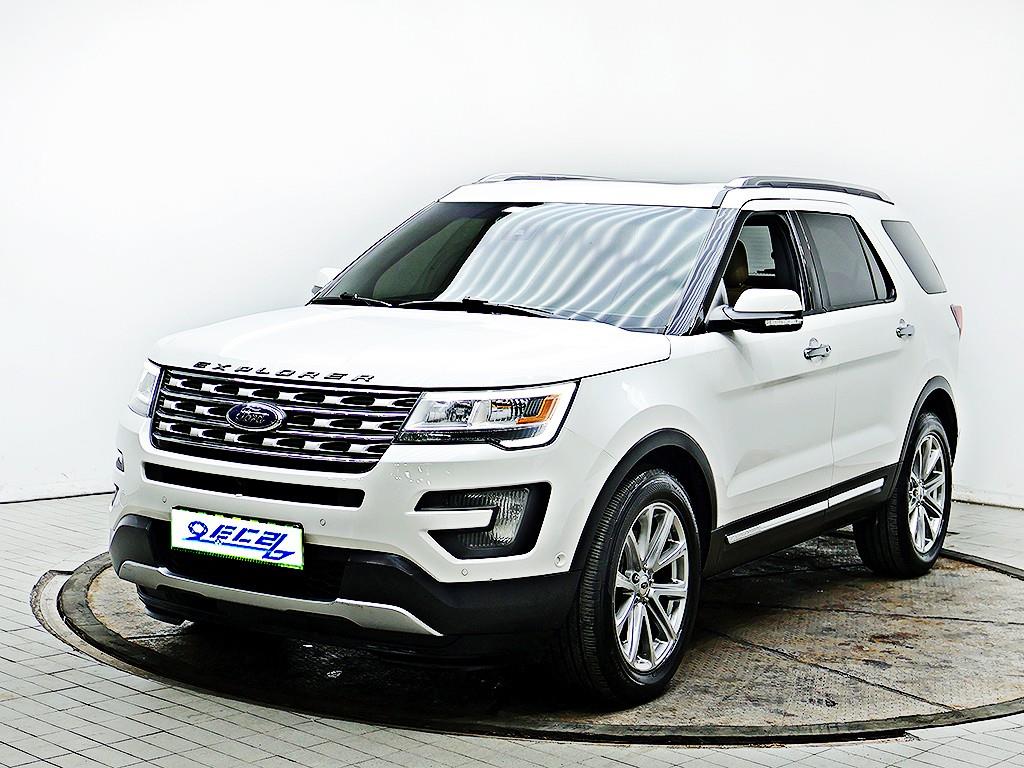 Ford Explorer — photo 02
