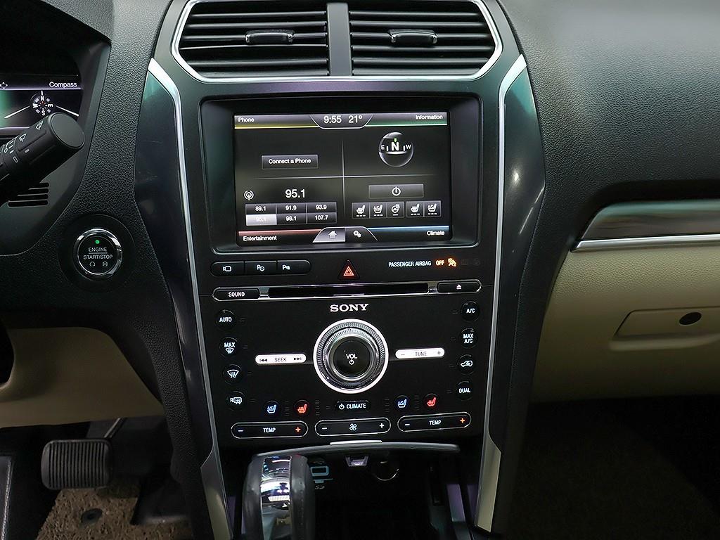 Ford Explorer — photo 09
