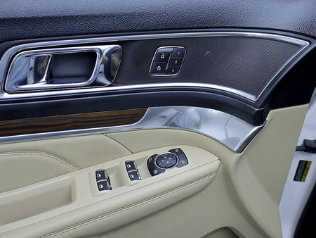 Ford Explorer — photo 16