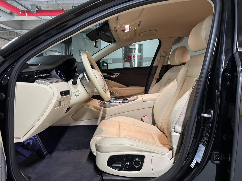 Kia K9 — photo 01