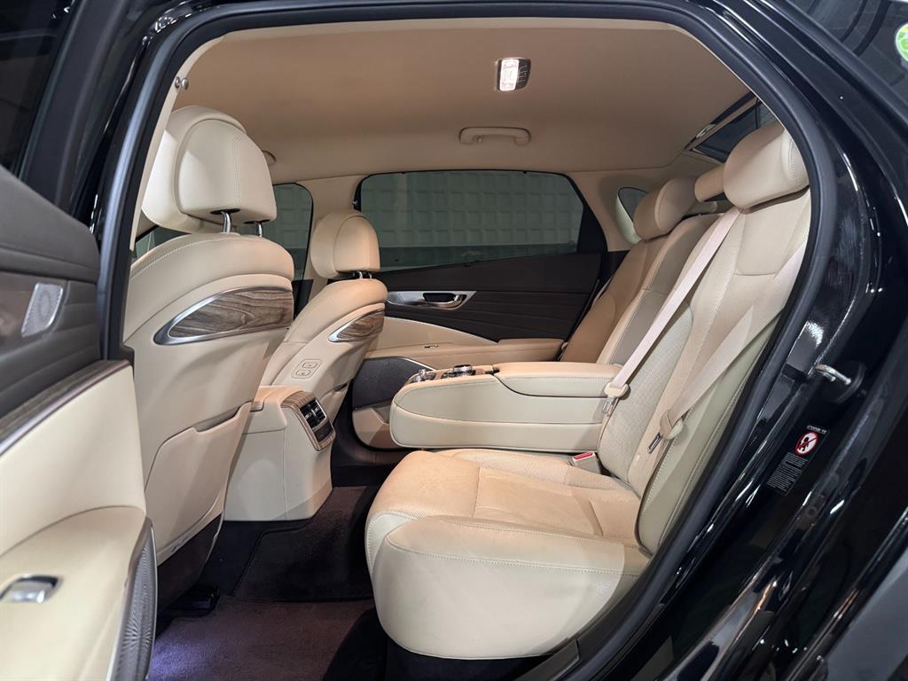 Kia K9 — photo 02