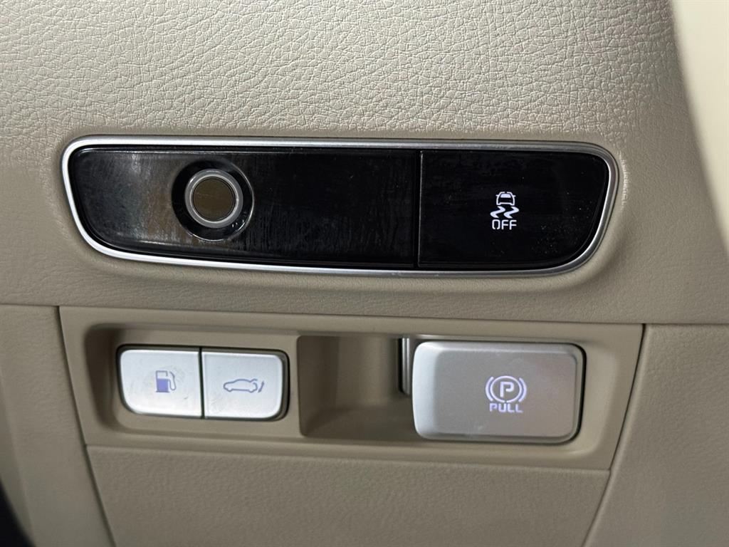 Kia K9 — photo 15