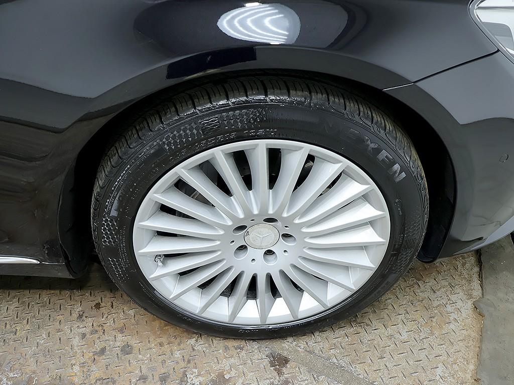 Mercedes-Benz S-Class — photo 08