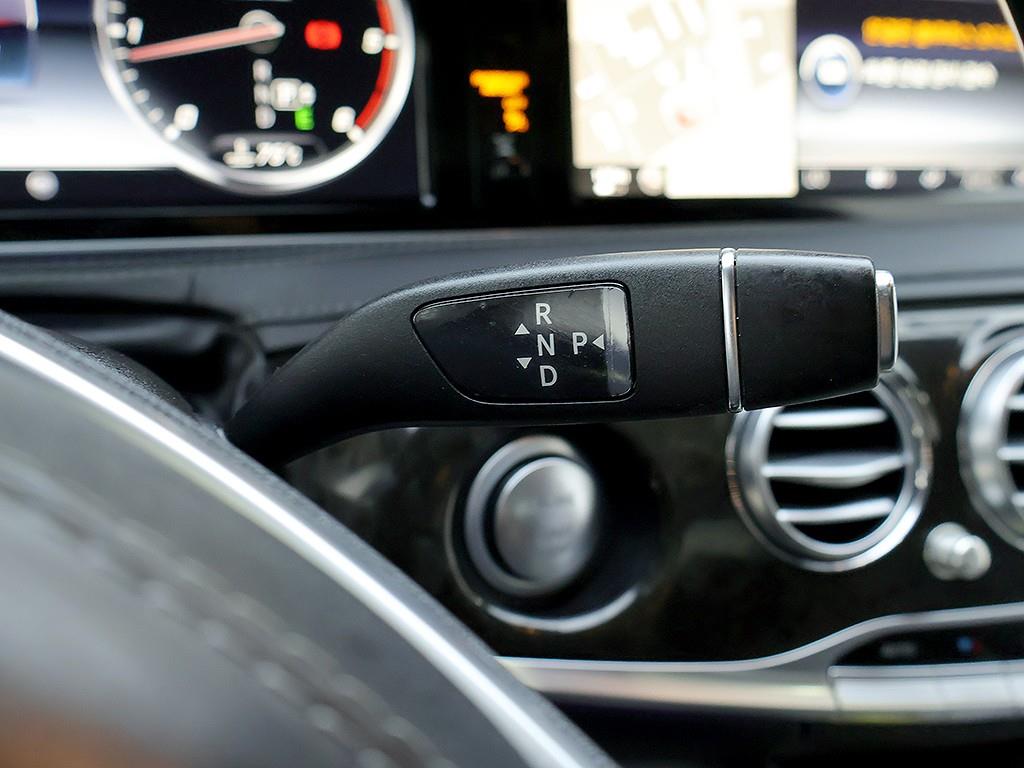 Mercedes-Benz S-Class — photo 10