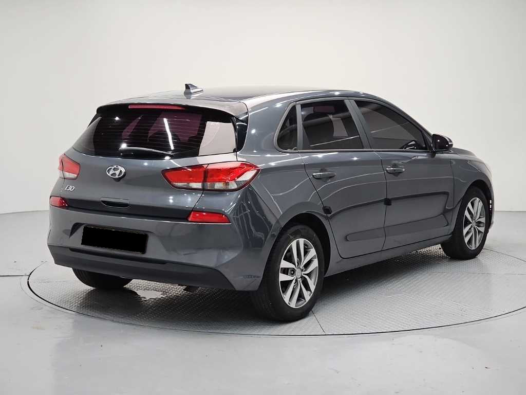 Hyundai i30 — photo 04