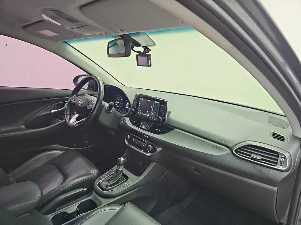 Hyundai i30 — photo 18
