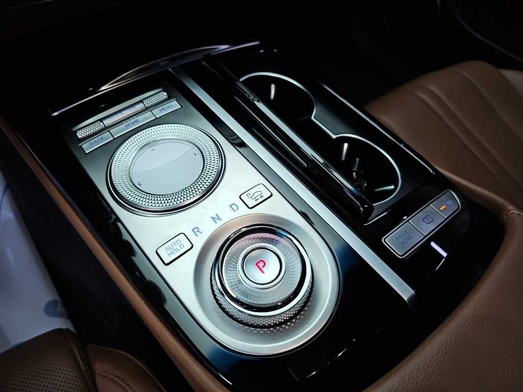 Genesis G80 — photo 08