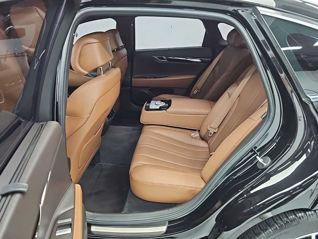 Genesis G80 — photo 11